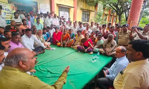 चक्रवात मंथन के गंभीर चक्रवाती तूफान में बदलने की संभावना है; IMD ने लैंडफॉल पॉइंट का अनुमान लगाया चक्रवात मंथन के गंभीर चक्रवाती तूफान में बदलने की संभावना है; IMD ने लैंडफॉल पॉइंट का अनुमान लगाया