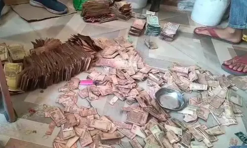 महिला भिखारी के पास लाखों रुपए कैश मिले, हर कोई हैरान