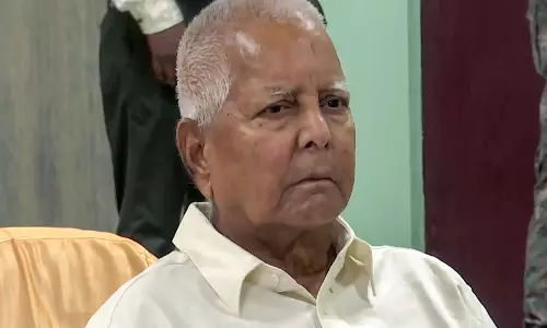 राजद सुप्रीमो लालू यादव ने छठ ट्रेन के वादे को लेकर NDA सरकार की आलोचना की
