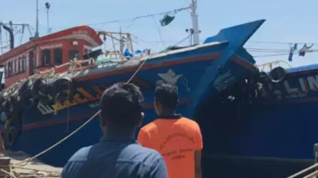 Kochi के पाँच मछुआरे मछली पकड़ने निकले थे, लेकिन लापता; तलाश जारी Kochi के पाँच मछुआरे मछली पकड़ने निकले थे, लेकिन लापता; तलाश जारी