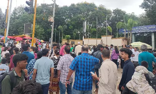 Diwali की छुट्टियां खत्म होने के साथ ही चिड़ियाघर में वीकेंड पर पर्यटकों की भारी भीड़ देखी गई