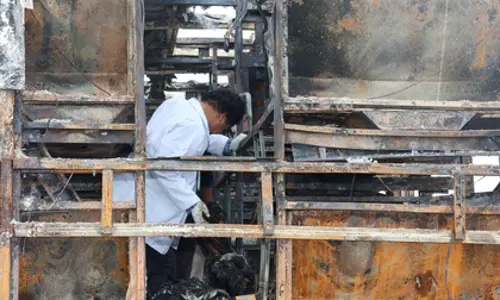 स्मार्टफोन विस्फोट: Andhra में बस अग्निकांड की आशंका बढ़ी