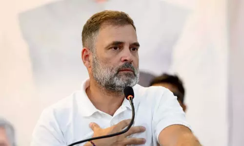 राहुल गांधी पर भड़कीं सिंगर, भारत के लिए वह सही नेता नहीं राहुल गांधी पर भड़कीं सिंगर, भारत के लिए वह सही नेता नहीं
