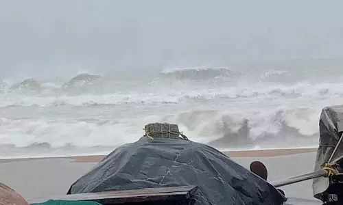 चक्रवात मोन्था से AP को खतरा.. आपदा प्रबंधन एजेंसी ने जारी की प्रमुख सावधानियां
