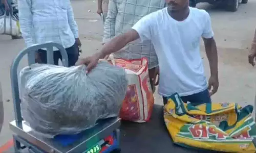 तस्कर ट्रेन की छत से गांजा बेचते थे, पुरी रेलवे स्टेशन पर रैकेट का भंडाफोड़