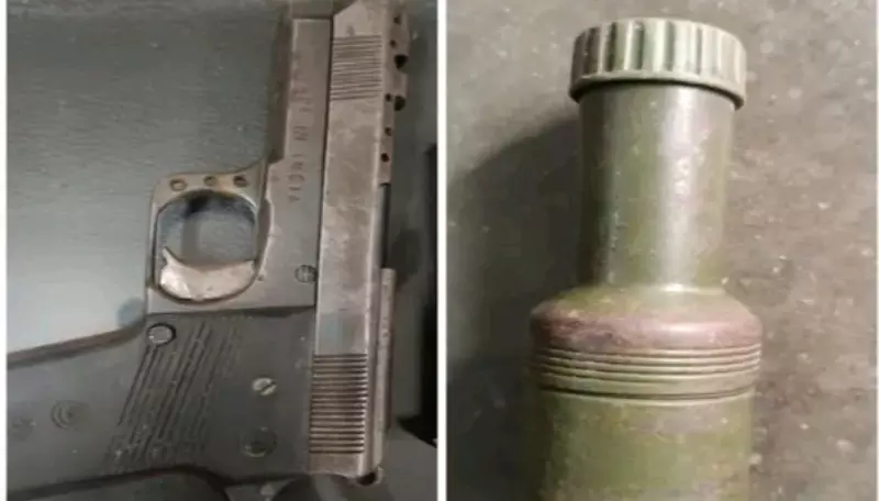 Assam: सुरक्षा बलों ने उल्फा (आई) के लॉजिस्टिक्स केंद्र से हथियार बरामद किए Assam: सुरक्षा बलों ने उल्फा (आई) के लॉजिस्टिक्स केंद्र से हथियार बरामद किए