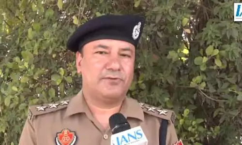 मोहाली में बच्चों से मारपीट का मामला, दो आरोपी गिरफ्तार मोहाली में बच्चों से मारपीट का मामला, दो आरोपी गिरफ्तार