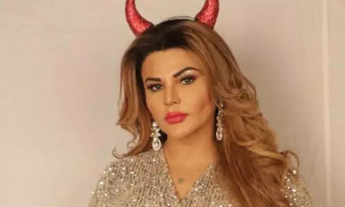 Rakhi Sawant ने सलमान खान के साथ अपने रिश्ते का किया खुलासा, किसिंग सीन पर जताई चिंता Rakhi Sawant ने सलमान खान के साथ अपने रिश्ते का किया खुलासा, किसिंग सीन पर जताई चिंता
