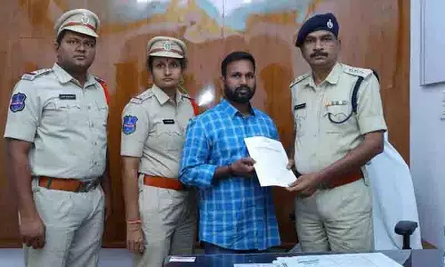 कोठागुडेम पुलिस ने एक गांजा तस्कर के खिलाफ PD अधिनियम लगाया कोठागुडेम पुलिस ने एक गांजा तस्कर के खिलाफ PD अधिनियम लगाया