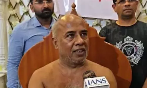 मुंबई: मुरलीधर मोहोल ने जैन बोर्डिंग का दौरा कर गुरु से मुलाकात की मुंबई: मुरलीधर मोहोल ने जैन बोर्डिंग का दौरा कर गुरु से मुलाकात की