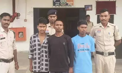 गैंगरेप: तीन आरोपी गिरफ्तार, एक आरोपी छात्रा को जानता था