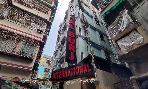 Hotel के कमरे 302 में हत्या: मेहमान के रात भर सोने के बाद बॉक्स बेड में शव मिला