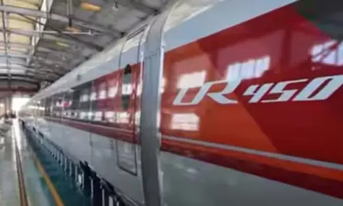 China की CR450 ने स्पीड रिकॉर्ड तोड़ा, बुलेट ट्रेन 896 किमी/घंटा की रफ्तार पर पहुंची China की CR450 ने स्पीड रिकॉर्ड तोड़ा, बुलेट ट्रेन 896 किमी/घंटा की रफ्तार पर पहुंची