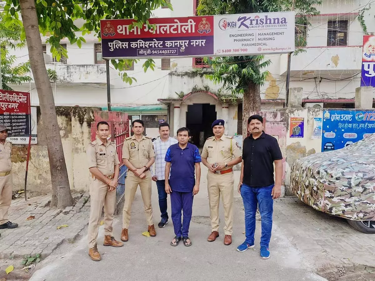 Mumbai : दहानू में ड्रेनेज विवाद को लेकर पंचायत ने निवासियों को फ्लैट्स के अंदर बंद कर दिया Mumbai : दहानू में ड्रेनेज विवाद को लेकर पंचायत ने निवासियों को फ्लैट्स के अंदर बंद कर दिया