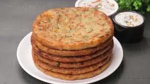 Aloo Lauki Uttapam: नाश्ते में साउथ इंडियन फ्लेवर का डालें ट्विस्ट, बनाएं आलू लौकी उत्तपम Aloo Lauki Uttapam: नाश्ते में साउथ इंडियन फ्लेवर का डालें ट्विस्ट, बनाएं आलू लौकी उत्तपम