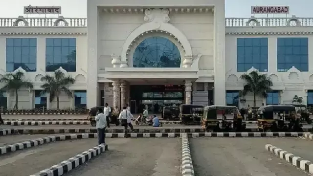 औरंगाबाद रेलवे स्टेशन का नाम आधिकारिक तौर पर छत्रपति संभाजी के नाम पर रखा गया औरंगाबाद रेलवे स्टेशन का नाम आधिकारिक तौर पर छत्रपति संभाजी के नाम पर रखा गया