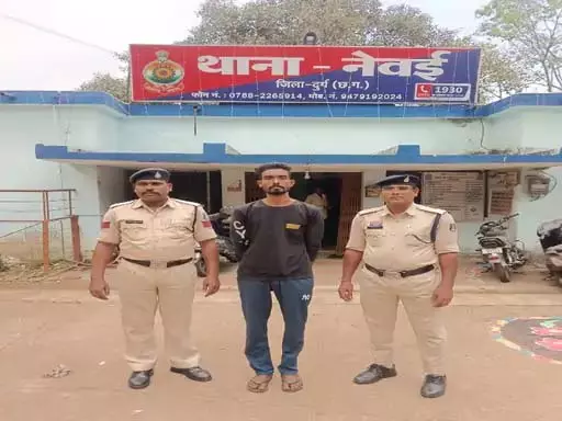 नौकर ने किया दोबारा चोरी, एक बार माफ करने वाले मालिक ने अब करवाया अंदर नौकर ने किया दोबारा चोरी, एक बार माफ करने वाले मालिक ने अब करवाया अंदर