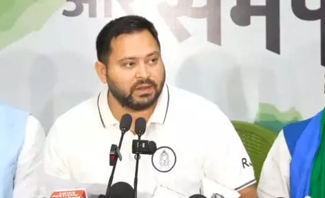 तेजस्वी यादव ने पंचायत प्रतिनिधियों के लिए पेंशन योजना लागू करने का किया ऐलान तेजस्वी यादव ने पंचायत प्रतिनिधियों के लिए पेंशन योजना लागू करने का किया ऐलान