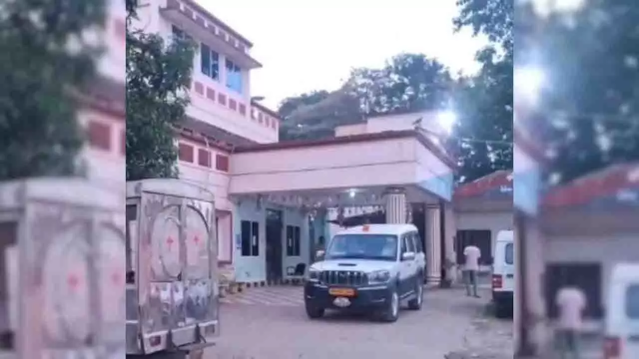 Sonpur: पारिवारिक विवाद के कारण शव 8 घंटे तक पुलिस स्टेशन में रखा गया Sonpur: पारिवारिक विवाद के कारण शव 8 घंटे तक पुलिस स्टेशन में रखा गया