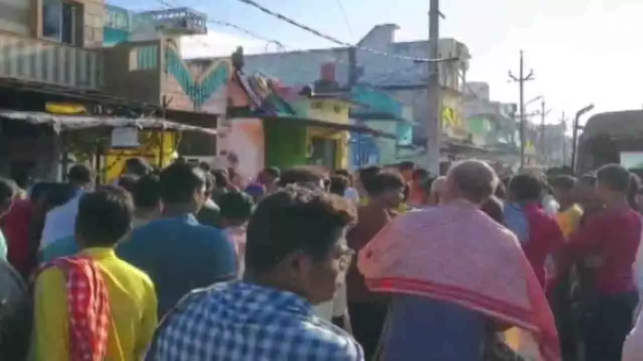 Odisha के गंजम में होटल के अंदर गैस सिलेंडर फटने से दो की हालत गंभीर Odisha के गंजम में होटल के अंदर गैस सिलेंडर फटने से दो की हालत गंभीर