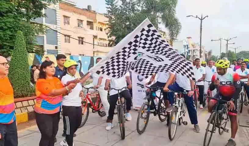 Hyderabad: पुलिस शहीदों को श्रद्धांजलि देने के लिए साइक्लोथॉन का आयोजन Hyderabad: पुलिस शहीदों को श्रद्धांजलि देने के लिए साइक्लोथॉन का आयोजन