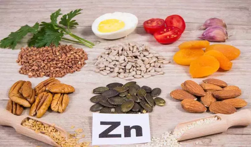 ये हैं Zinc की कमी के लक्षण और इसके लिए क्या खाएं ये हैं Zinc की कमी के लक्षण और इसके लिए क्या खाएं
