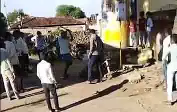 Karnataka: बीदर में विवाहेतर संबंध के आरोप में व्यक्ति की पीट-पीटकर हत्या Karnataka: बीदर में विवाहेतर संबंध के आरोप में व्यक्ति की पीट-पीटकर हत्या