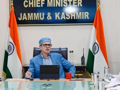 मियां अल्ताफ अहमद का बयान: CM उमर को सोच-समझकर बोलने की जरूरत मियां अल्ताफ अहमद का बयान: CM उमर को सोच-समझकर बोलने की जरूरत