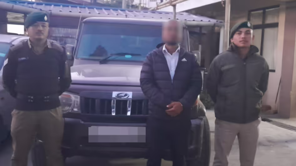 Meghalaya पुलिस ने शिलांग में सार्वजनिक रूप से उत्पीड़न के आरोपी ड्राइवर को गिरफ्तार Meghalaya पुलिस ने शिलांग में सार्वजनिक रूप से उत्पीड़न के आरोपी ड्राइवर को गिरफ्तार