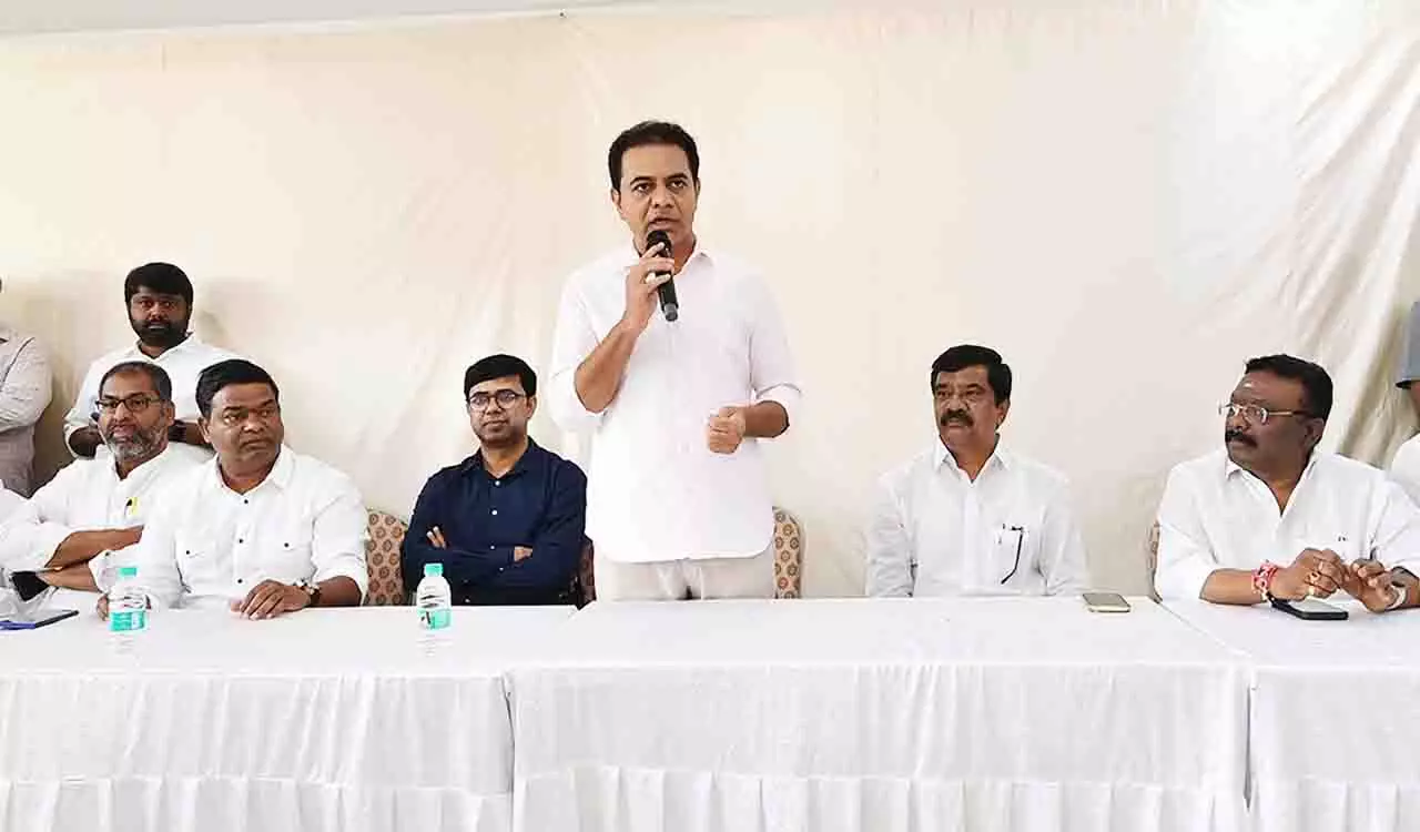 BRS कार्यकारी अध्यक्ष ने तोलीचौकी रैली में कांग्रेस सरकार पर निशाना साधा BRS कार्यकारी अध्यक्ष ने तोलीचौकी रैली में कांग्रेस सरकार पर निशाना साधा