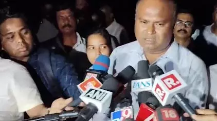 सातारा महिला डॉक्टर आत्महत्या केस: आरोपी को पुलिस कस्टडी में भेजा गया, सातारा महिला डॉक्टर आत्महत्या केस: आरोपी को पुलिस कस्टडी में भेजा गया,