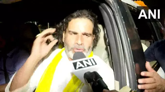 Prashant Kishor ने छठ पूजा पर लोगों के साथ जश्न मनाया, बिहार में रोजगार पर जोर Prashant Kishor ने छठ पूजा पर लोगों के साथ जश्न मनाया, बिहार में रोजगार पर जोर