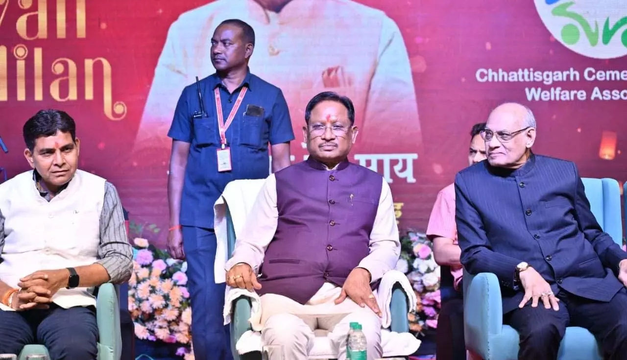 मुख्यमंत्री साय ने दिव्यांग बच्चों के संग बांटी दीपावली की खुशियां मुख्यमंत्री साय ने दिव्यांग बच्चों के संग बांटी दीपावली की खुशियां