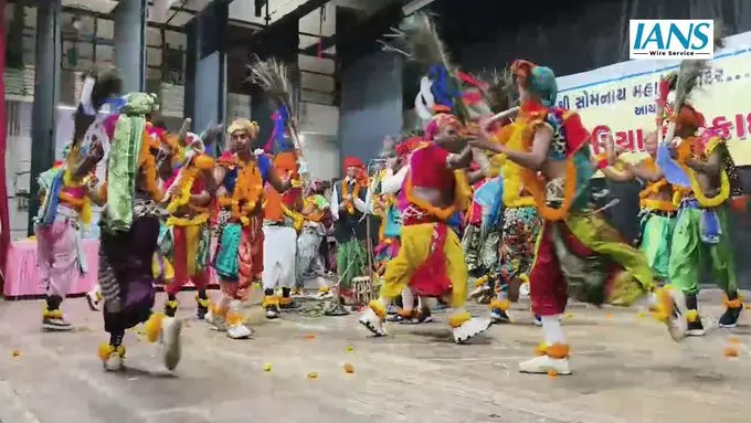 सॉमनाथ महादेव मंदिर में बिलिमोरा सोमनाथ ट्रस्ट द्वारा घेरैया नृत्य प्रतियोगिता का आयोजन सॉमनाथ महादेव मंदिर में बिलिमोरा सोमनाथ ट्रस्ट द्वारा घेरैया नृत्य प्रतियोगिता का आयोजन
