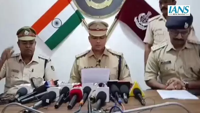 फरीदकोट सीमा पर चलाए अभियान में जब्त किए 3 ड्रोन, 2 पिस्टल और 1.9 किग्रा से अधिक हेरोइन फरीदकोट सीमा पर चलाए अभियान में जब्त किए 3 ड्रोन, 2 पिस्टल और 1.9 किग्रा से अधिक हेरोइन