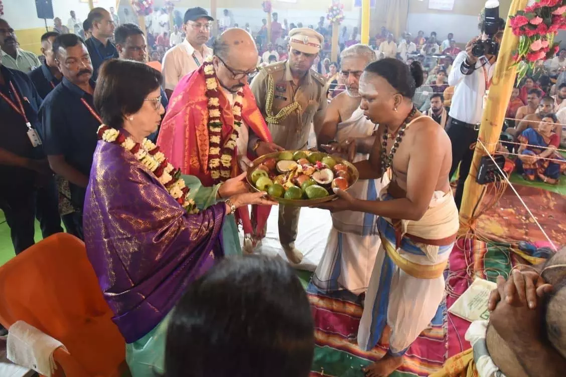 राज्यपाल रमेन डेका ने भिलाई स्कंदाश्रम में की पूजा अर्चना राज्यपाल रमेन डेका ने भिलाई स्कंदाश्रम में की पूजा अर्चना