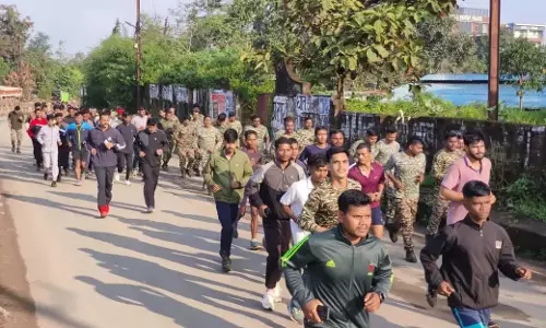 CRPF जवानों ने जगदलपुर में लगाई दौड़ CRPF जवानों ने जगदलपुर में लगाई दौड़