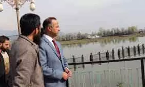 JKLCMA कुलपति ने डल-निगीन झील संरक्षण कार्यों की समीक्षा की
