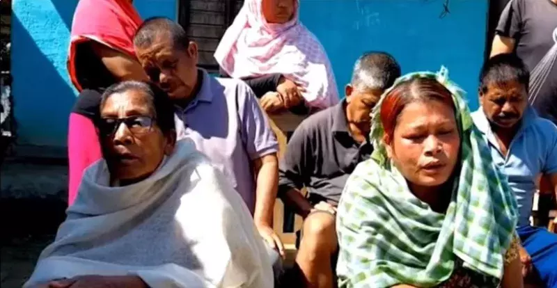 Manipur में बेकरी कर्मचारी को गोली मारी गई; पीड़ित की मां ने न्याय की मांग की Manipur में बेकरी कर्मचारी को गोली मारी गई; पीड़ित की मां ने न्याय की मांग की