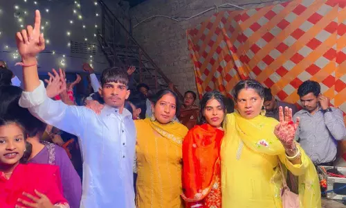 एक पल में टूटे सारे सपने...जहां उठनी थी डोली, वहां उठी अर्थी एक पल में टूटे सारे सपने...जहां उठनी थी डोली, वहां उठी अर्थी