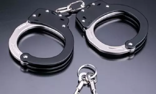 Badarpur में डिलीवरी बॉय से लूट के मामले में वांछित व्यक्ति मुठभेड़ के बाद गिरफ्तार Badarpur में डिलीवरी बॉय से लूट के मामले में वांछित व्यक्ति मुठभेड़ के बाद गिरफ्तार