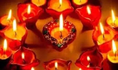 Dev Deepawali 2025: कब है देव दीपावली, जानें-डेट, शुभ मुहूर्त और धार्मिक महत्व