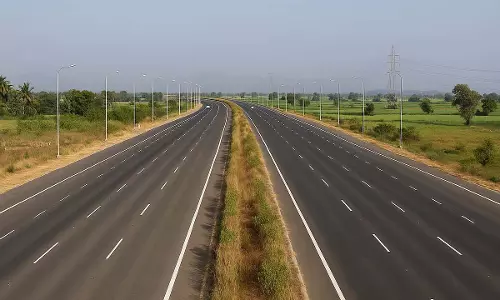दिल्ली-मुंबई एक्सप्रेसवे अपडेट: 80% से ज़्यादा हिस्सा चालू, गुजरात के पैकेज पूरे होने वाले है दिल्ली-मुंबई एक्सप्रेसवे अपडेट: 80% से ज़्यादा हिस्सा चालू, गुजरात के पैकेज पूरे होने वाले है