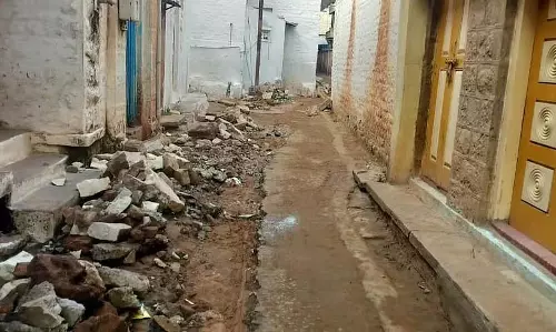 Karnataka : जेजेएम के कारण सड़कें क्षतिग्रस्त हुई Karnataka : जेजेएम के कारण सड़कें क्षतिग्रस्त हुई