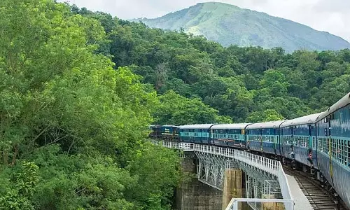 Karnataka : कुछ ट्रेन सेवाओं को रद्द करने की अवधि बढ़ा दी गई है Karnataka : कुछ ट्रेन सेवाओं को रद्द करने की अवधि बढ़ा दी गई है