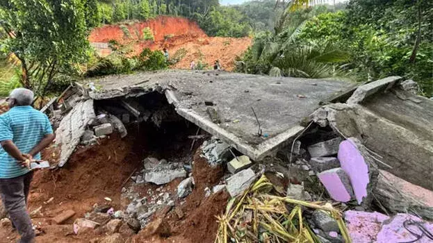 kerala: आदिमाली भूस्खलन त्रासदी पर स्थानीय लोग अधिकारियों के खिलाफ नाराज