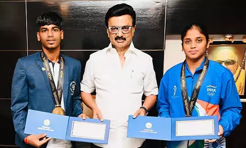 Tamil Nadu के गोल्ड मेडलिस्ट का इंसेंटिव के साथ स्वागत किया गया Tamil Nadu के गोल्ड मेडलिस्ट का इंसेंटिव के साथ स्वागत किया गया