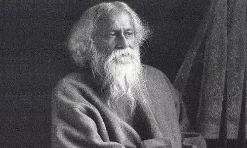 बीजिंग में भारतीय दूतावास में रवींद्रनाथ टैगोर की प्रतिमा का अनावरण