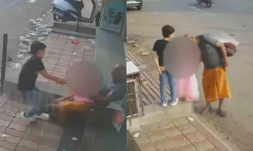 Gujarat: जामनगर में नाबालिग लड़की से छेड़छाड़ करते बुजुर्ग को पकड़ाया Gujarat: जामनगर में नाबालिग लड़की से छेड़छाड़ करते बुजुर्ग को पकड़ाया
