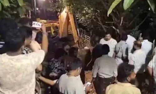 खतरे से बचने की कोशिश कर रहा व्यक्ति भूस्खलन में मारा गया खतरे से बचने की कोशिश कर रहा व्यक्ति भूस्खलन में मारा गया